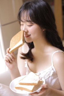 日本丰满大乳人妻无码